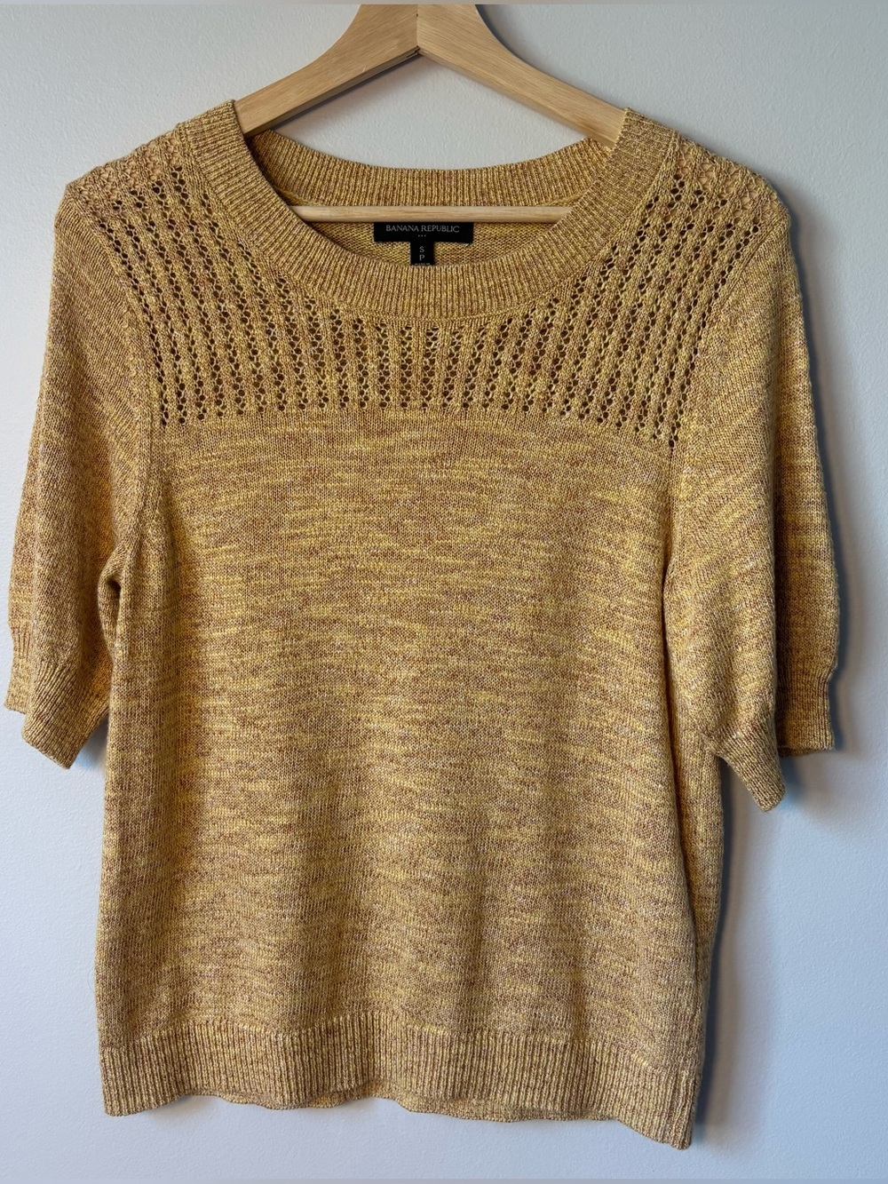 Banana Republic Women's Short-Sleeve Knit Crewneck Sweater Mustard size S